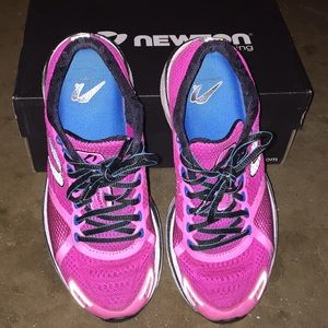 Newton gravity vi running sneakers